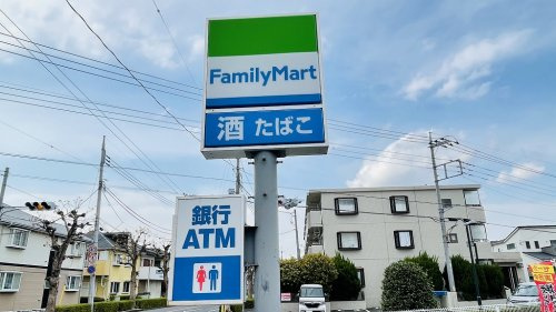 【コンビニエンスストア】ファミリーマート　北越谷駅前店まで670ｍ