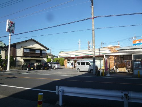 【コンビニエンスストア】セブンイレブン　越谷西口店まで260ｍ