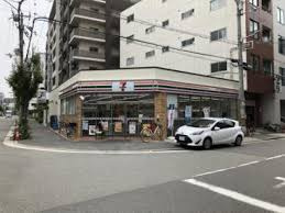 【コンビニエンスストア】セブンイレブン　大阪南堀江4丁目西店まで130ｍ