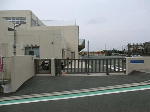 【小学校】横浜市立美しが丘西小学校まで235ｍ