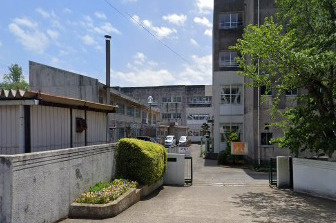 【小学校】四街道市立八木原小学校まで350ｍ