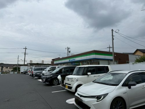 【コンビニエンスストア】ファミリーマート　昭島小荷田店まで476ｍ