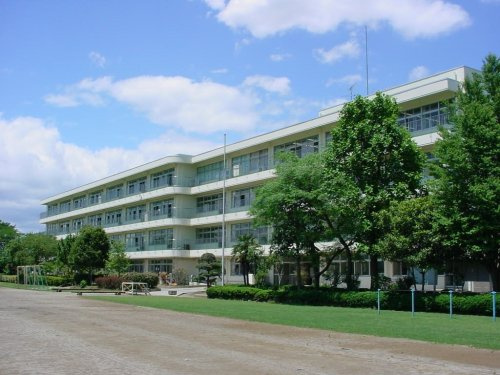 【中学校】南中学校まで620ｍ