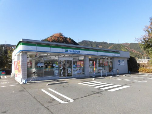 【コンビニエンスストア】ファミリーマート青梅吉野梅郷店まで531ｍ