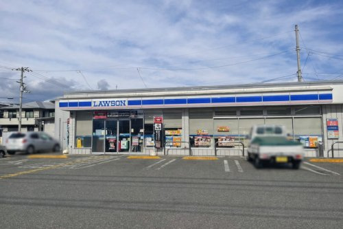 【コンビニエンスストア】ローソン　高知六泉寺町店まで215ｍ