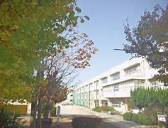 【小学校】根木内小学校まで725ｍ