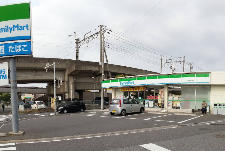 【コンビニエンスストア】ファミリーマート　千葉寺駅東店まで739ｍ