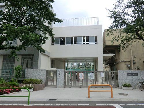 【小学校】世田谷区立三宿小学校まで493ｍ