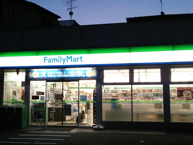 【コンビニエンスストア】ファミリーマート　東十条六丁目店まで604ｍ