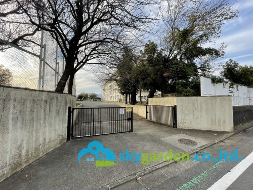 【小学校】藤沢市立中里小学校まで1100ｍ