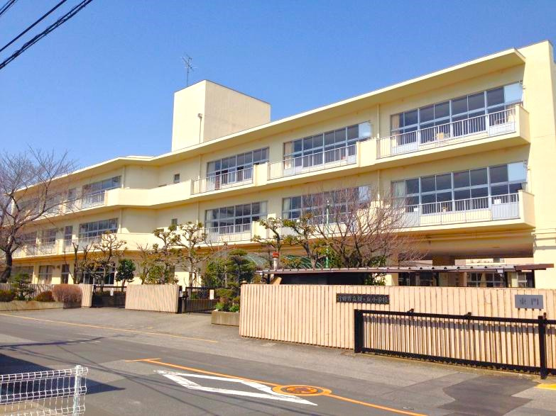 【小学校】行田市立桜ケ丘小学校まで1010ｍ