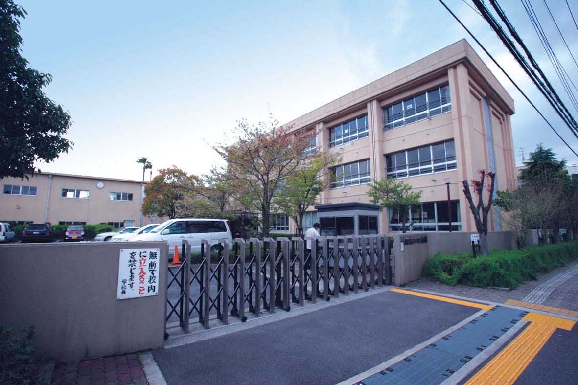 【小学校】熊取町立中央小学校まで730ｍ