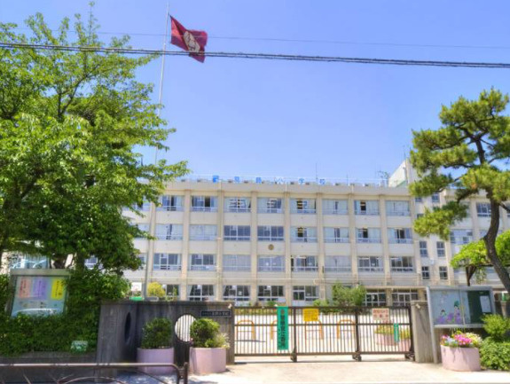 【小学校】葛飾区立葛飾小学校まで463ｍ