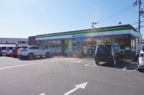 【コンビニエンスストア】ファミリーマート　泉佐野長滝店まで706ｍ