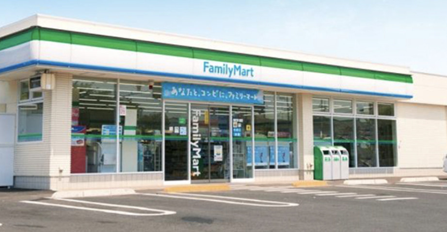 【コンビニエンスストア】ファミリーマート　南大塚北口店まで412ｍ