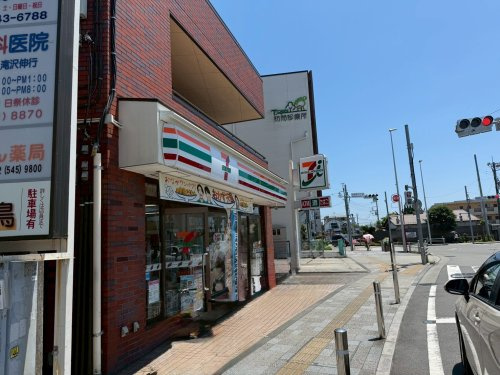 【コンビニエンスストア】セブンイレブン　拝島駅南口店まで682ｍ