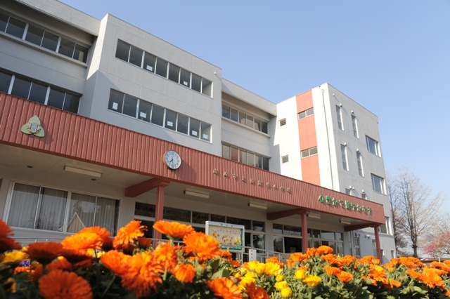 【小学校】流山市立　西深井小学校まで565ｍ