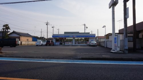 【コンビニエンスストア】ローソン　小山城東六丁目まで525ｍ