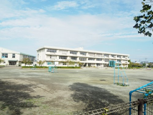 【小学校】久喜市立久喜北小学校まで320ｍ