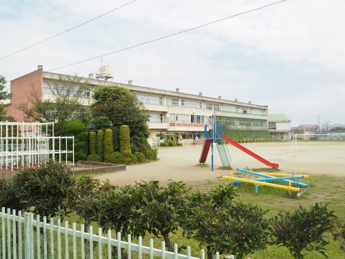 【小学校】久喜市立桜田小学校まで900ｍ