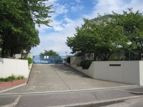 【中学校】堺市立晴美台中学校まで648ｍ