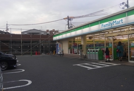 【コンビニエンスストア】ファミリーマート　吹田山田南店まで151ｍ
