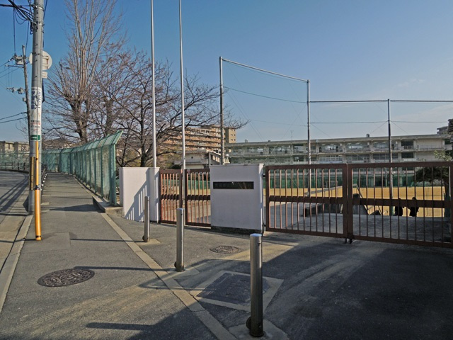 【中学校】吹田市立山田中学校まで641ｍ