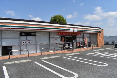 【コンビニエンスストア】セブンイレブン　はびきの1丁目店まで932ｍ