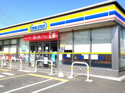 【コンビニエンスストア】ミニストップ　厚木妻田北四丁目店まで495ｍ