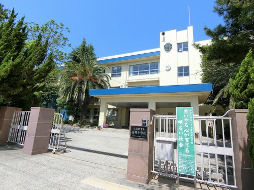 【中学校】泉佐野市立佐野中学校まで179ｍ