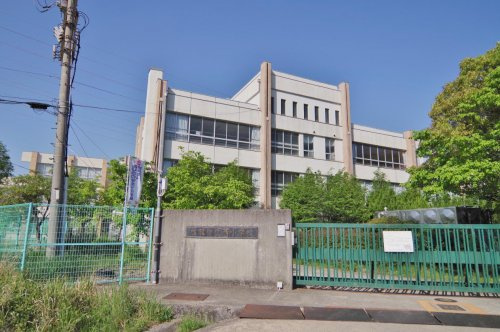 【小学校】熊取町立西小学校まで575ｍ