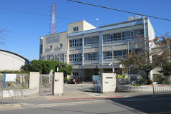 【小学校】門真市立四宮小学校まで721ｍ