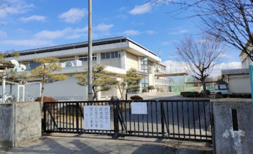 【中学校】岐阜市立境川中学校まで1585ｍ