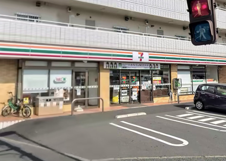 【コンビニエンスストア】セブンイレブン　松戸日暮6丁目店まで927ｍ
