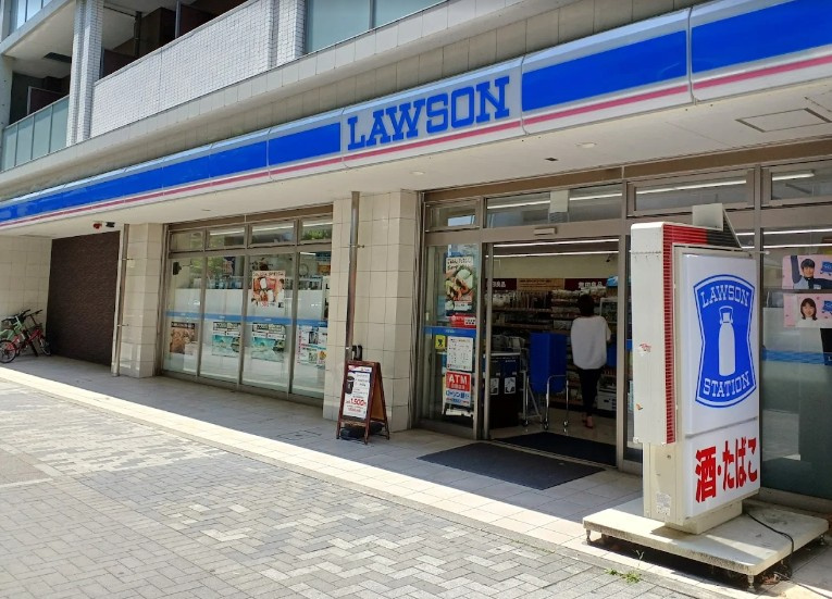 【コンビニエンスストア】ローソン　東区高岳店まで133ｍ