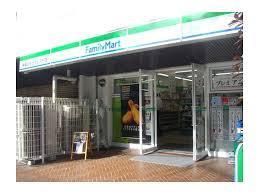 【コンビニエンスストア】ファミリーマート　ヴィータイタリア店まで295ｍ