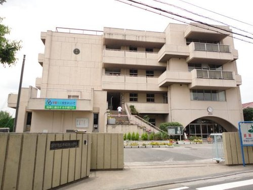 【小学校】三郷市立早稲田小学校まで653ｍ