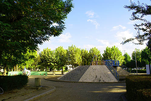 【公園】カンガルー公園まで445ｍ