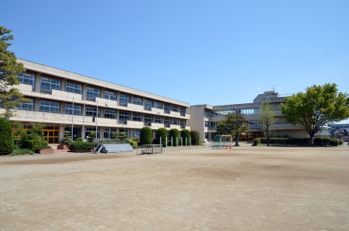 【小学校】熊谷東小学校まで92ｍ