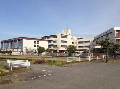 【小学校】泉小学校まで1800ｍ