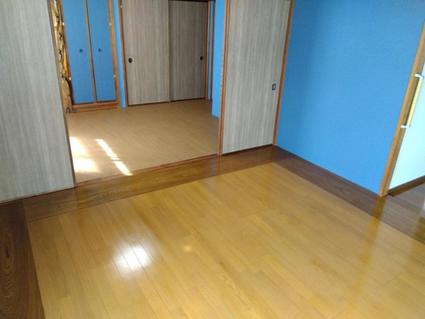 【魚津市吉島戸建の内装】