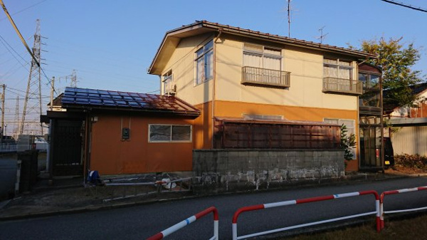 【魚津市吉島戸建の外観】