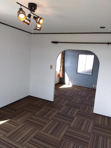 【魚津市吉島戸建の居間】
