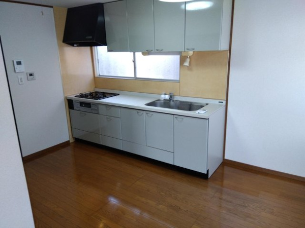 【魚津市吉島戸建のキッチン】