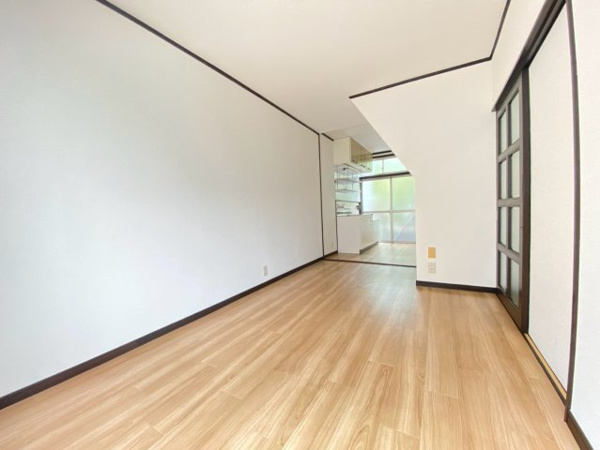【尺谷テラスの居間】