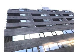 ピアセントラルビルの外観