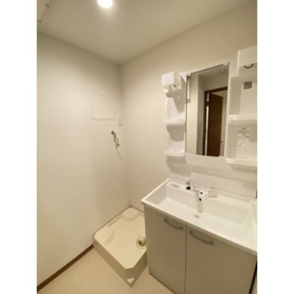 【アムール　イソベの独立洗面台】