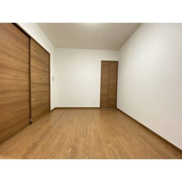 【アムール　イソベの内装】