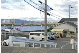 山尾モータープールの駐車場
