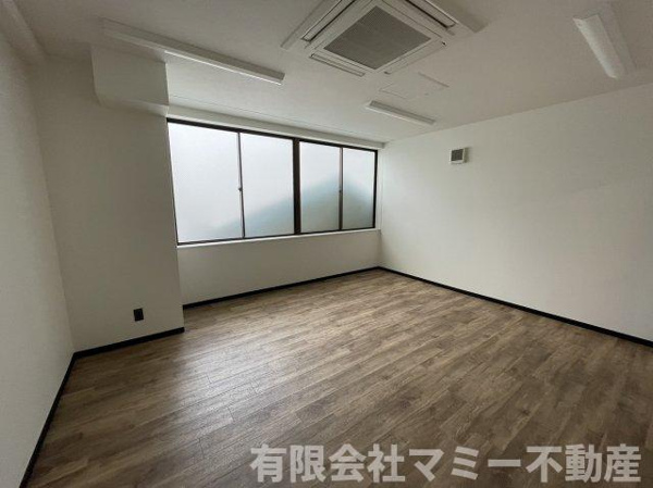 【諏訪栄町レンタルオフィスAの内装】